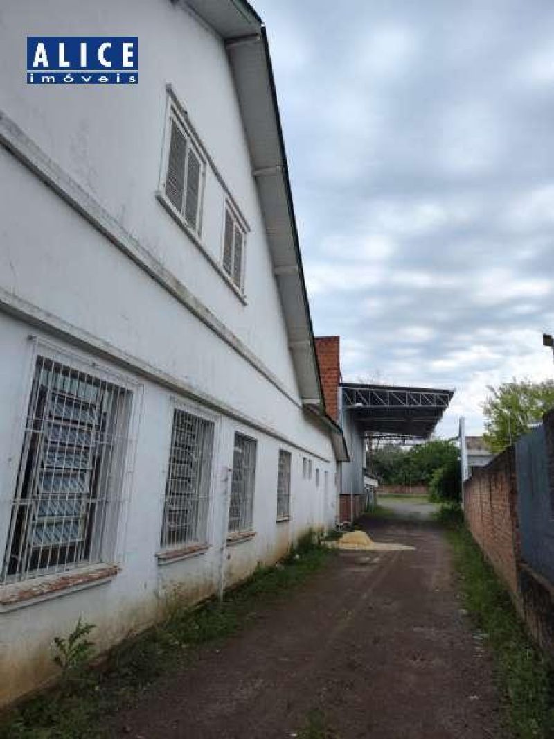 Prédio com 5 banheiros e 1150m² à venda no bairro Petropolis, Taquara