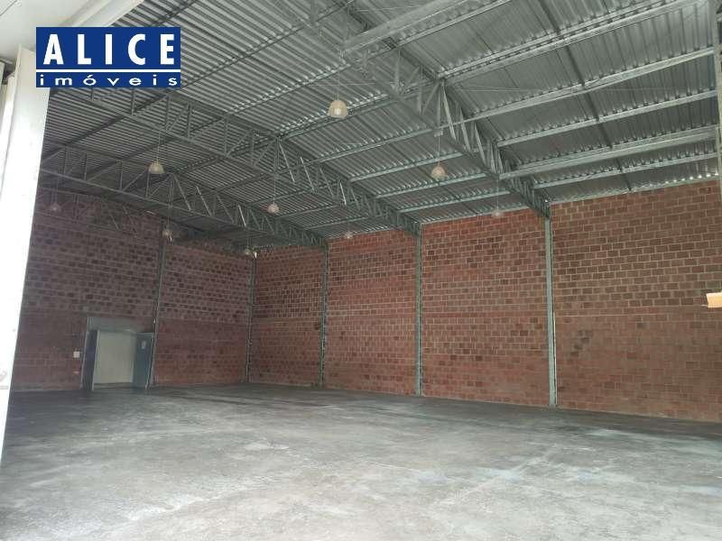Prédio com 5 banheiros e 1150m² à venda no bairro Petropolis, Taquara