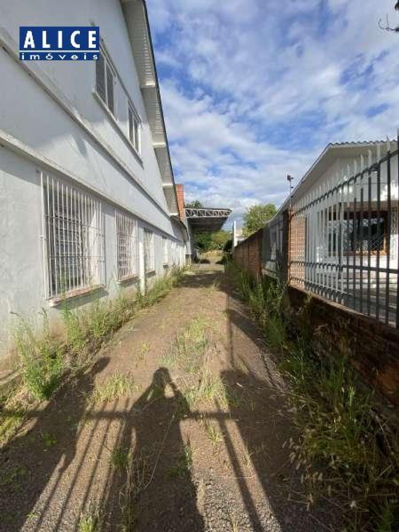 Prédio com 5 banheiros e 1150m² à venda no bairro Petropolis, Taquara