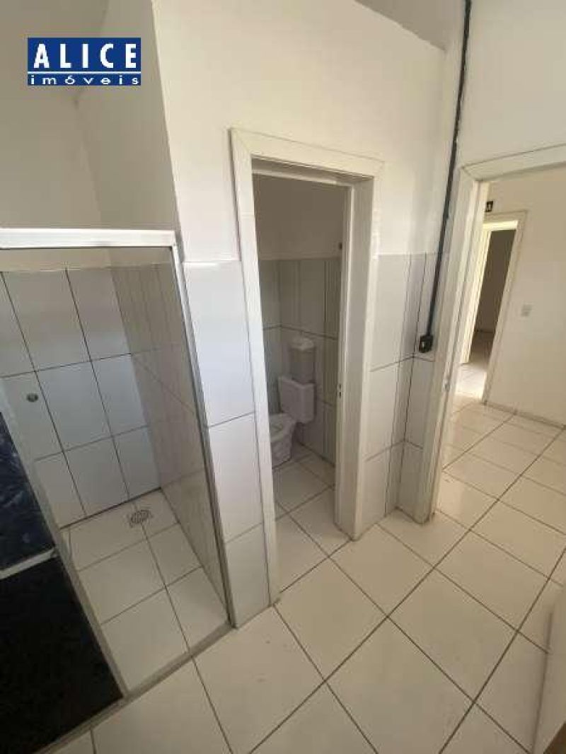 Prédio com 5 banheiros e 1150m² à venda no bairro Petropolis, Taquara