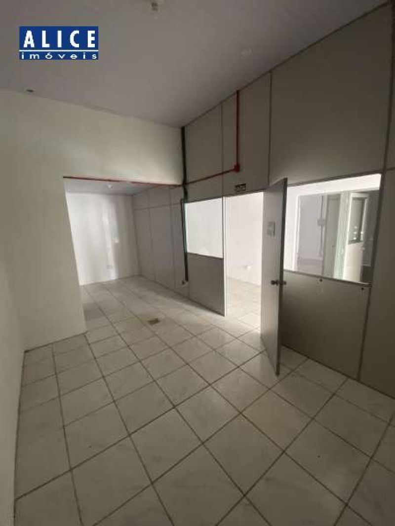 Prédio com 5 banheiros e 1150m² à venda no bairro Petropolis, Taquara