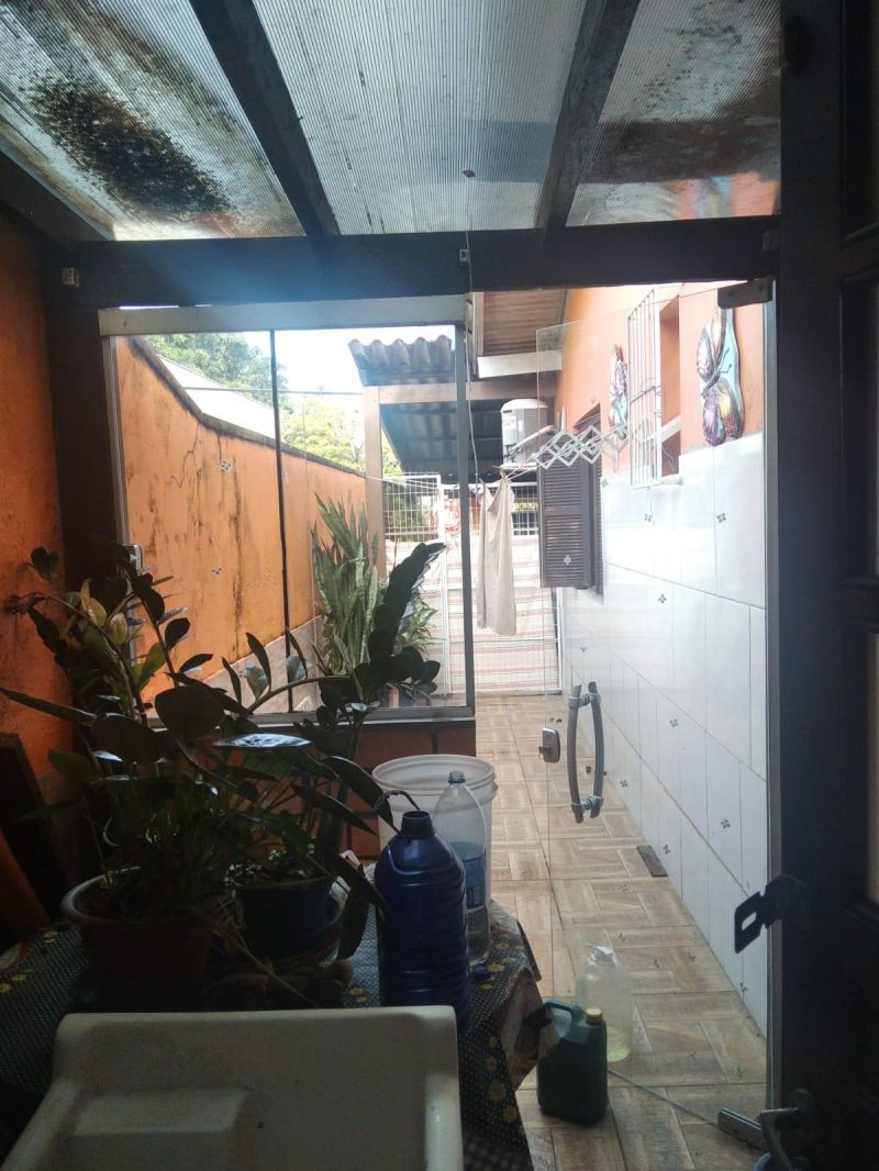Casa com 5 quartos, 3 banheiros e 180m² à venda no bairro Petropolis, Taquara