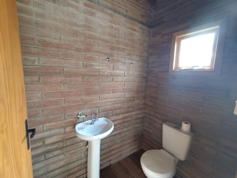 Casa com 2 quartos, 2 banheiros e 140m² à venda no bairro Petropolis, Taquara