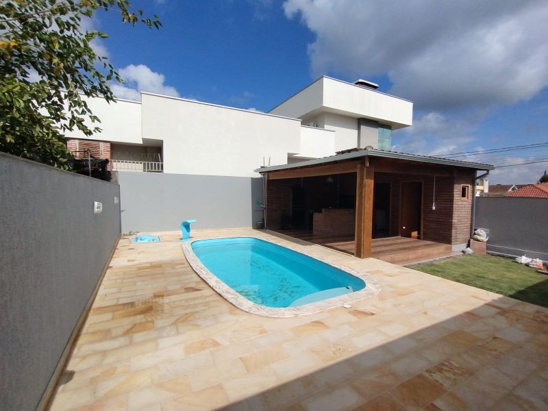 Casa com 2 quartos, 2 banheiros e 140m² à venda no bairro Petropolis, Taquara