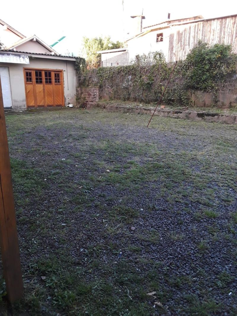 Prédio com 16 quartos, 5 banheiros e 520m² à venda no bairro Petropolis, Taquara