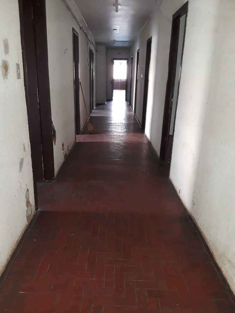 Prédio com 16 quartos, 5 banheiros e 520m² à venda no bairro Petropolis, Taquara