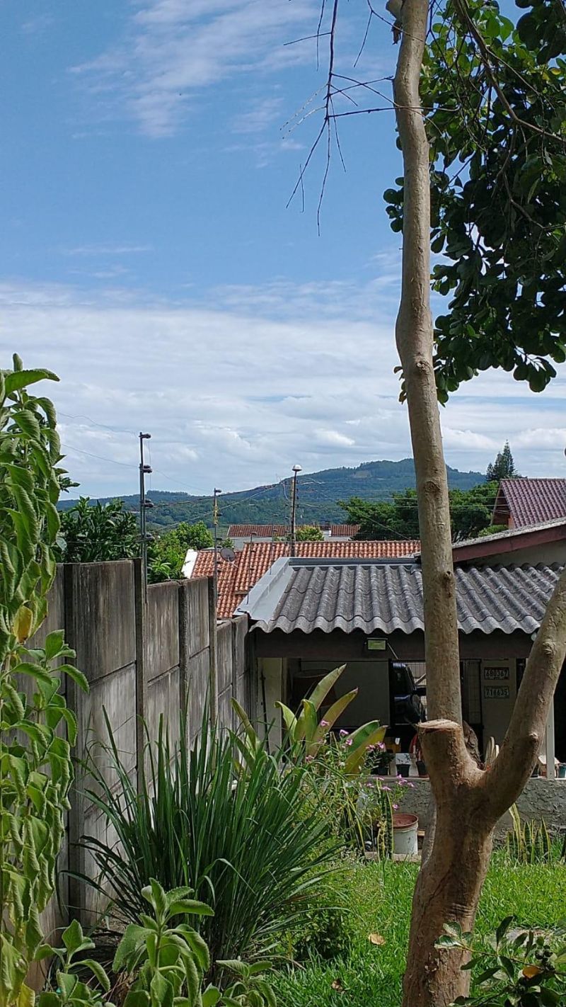 Casa com 2 quartos, 1 banheiro e 65m² à venda no bairro Petropolis, Taquara