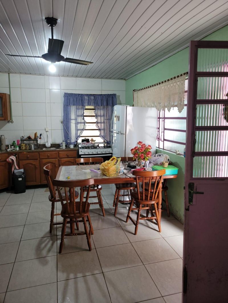 Casa com 2 quartos, 1 banheiro e 80m² à venda no bairro Petropolis, Taquara