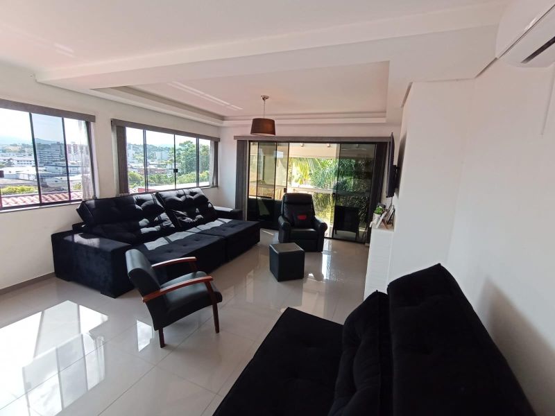 Casa com 2 quartos, 3 banheiros e 165m² à venda no bairro Petropolis, Taquara