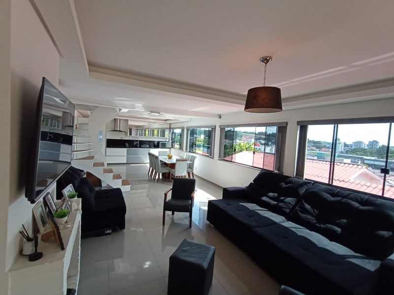 Casa com 2 quartos, 3 banheiros e 165m² à venda no bairro Petropolis, Taquara