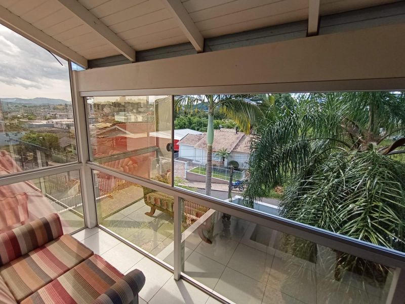 Casa com 2 quartos, 3 banheiros e 165m² à venda no bairro Petropolis, Taquara