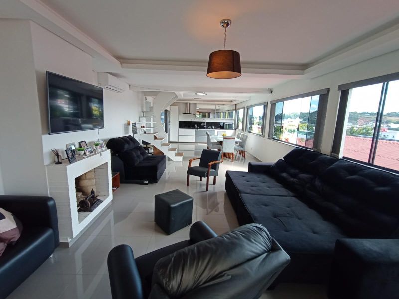 Casa com 2 quartos, 3 banheiros e 165m² à venda no bairro Petropolis, Taquara