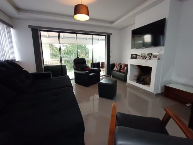 Casa com 2 quartos, 3 banheiros e 165m² à venda no bairro Petropolis, Taquara