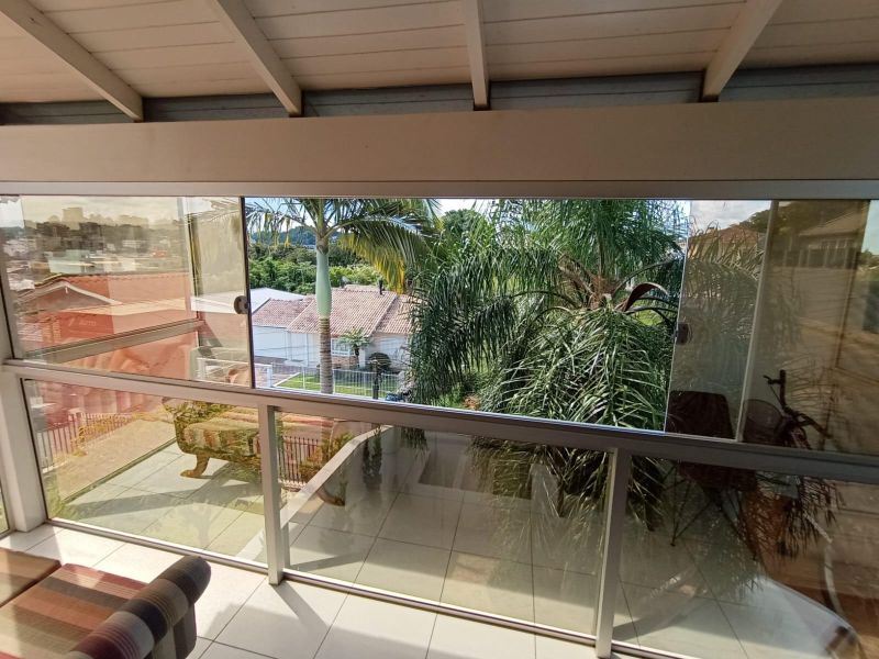 Casa com 2 quartos, 3 banheiros e 165m² à venda no bairro Petropolis, Taquara