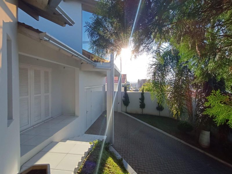 Casa com 2 quartos, 3 banheiros e 165m² à venda no bairro Petropolis, Taquara