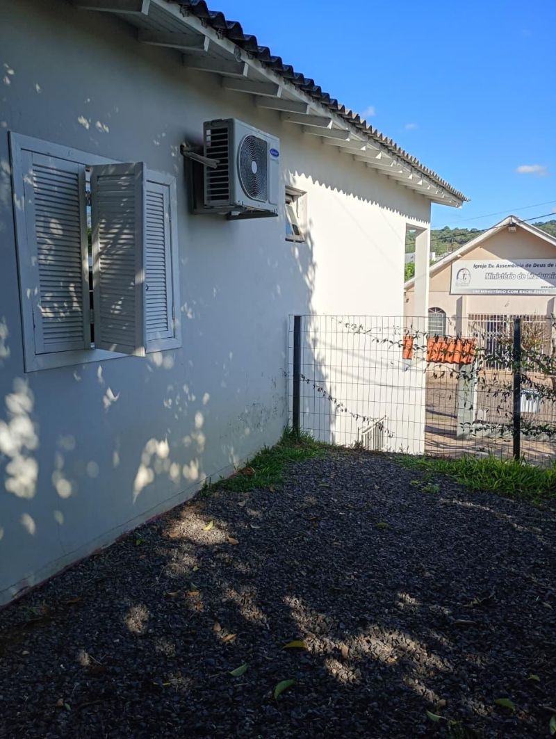 Casa com 2 quartos, 1 banheiro e 131m² à venda no bairro Guaruja, Parobe