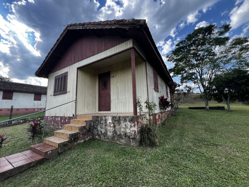 Casa com 2 quartos, 1 banheiro e 60m² para alugar no bairro Ronda, Taquara