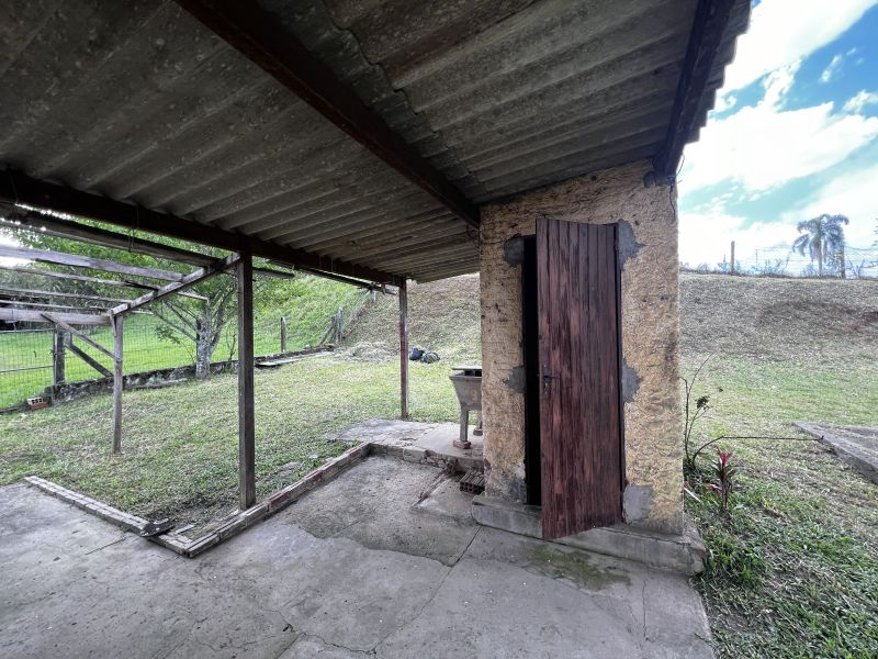 Casa com 2 quartos, 1 banheiro e 60m² para alugar no bairro Ronda, Taquara