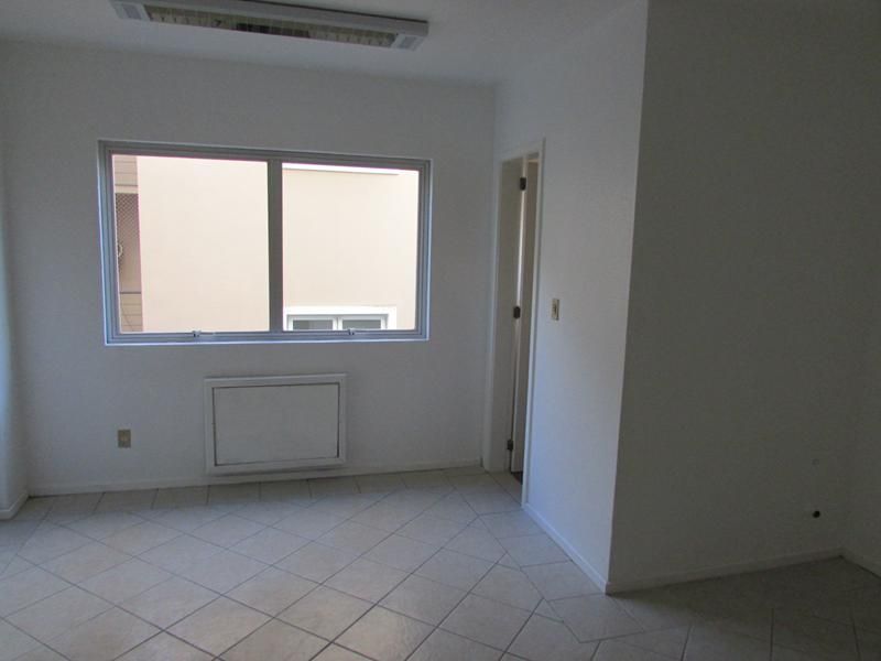 Sala com 1 banheiro e 46m² para alugar no bairro Centro, Taquara