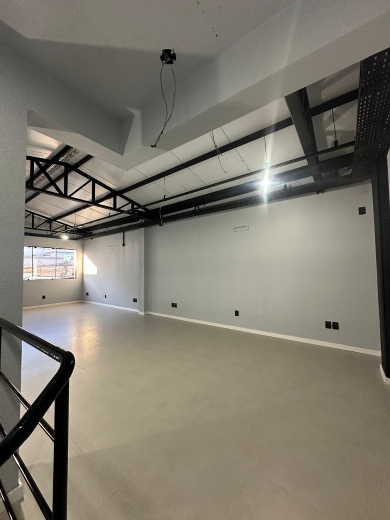 Prédio com 1 banheiro e 222m² para alugar no bairro Centro, Taquara