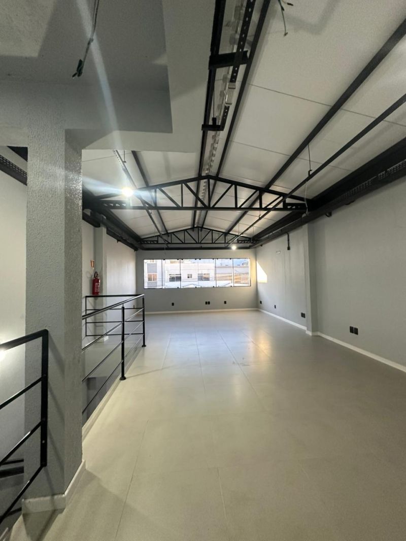 Prédio com 1 banheiro e 222m² para alugar no bairro Centro, Taquara