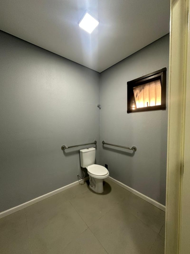 Prédio com 1 banheiro e 222m² para alugar no bairro Centro, Taquara