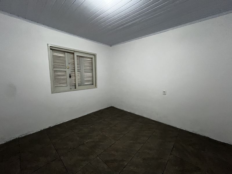 Casa com 2 quartos e 1 banheiro para alugar no bairro Santa Terezinha, Taquara