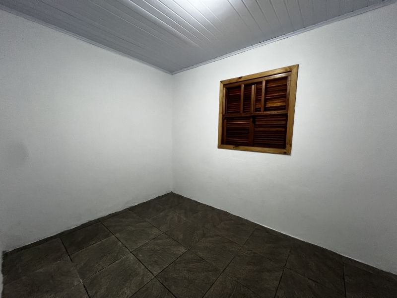 Casa com 2 quartos e 1 banheiro para alugar no bairro Santa Terezinha, Taquara