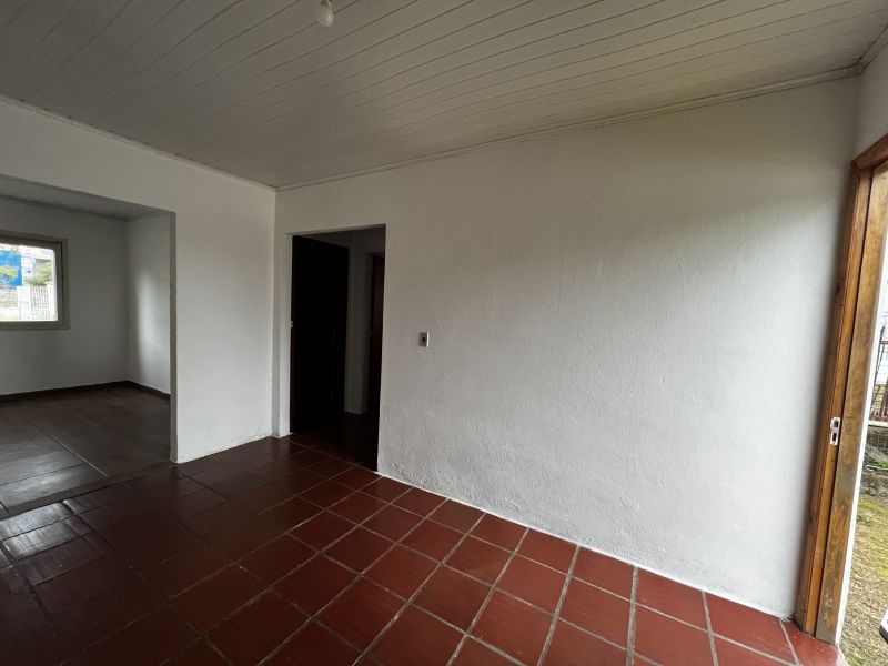 Casa com 2 quartos e 1 banheiro para alugar no bairro Santa Terezinha, Taquara