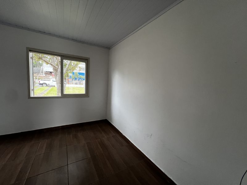 Casa com 2 quartos e 1 banheiro para alugar no bairro Santa Terezinha, Taquara