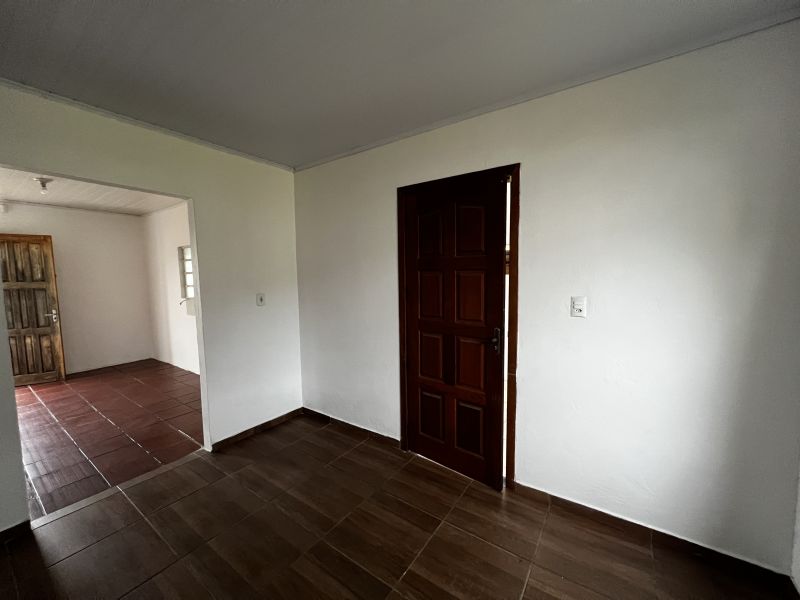 Casa com 2 quartos e 1 banheiro para alugar no bairro Santa Terezinha, Taquara