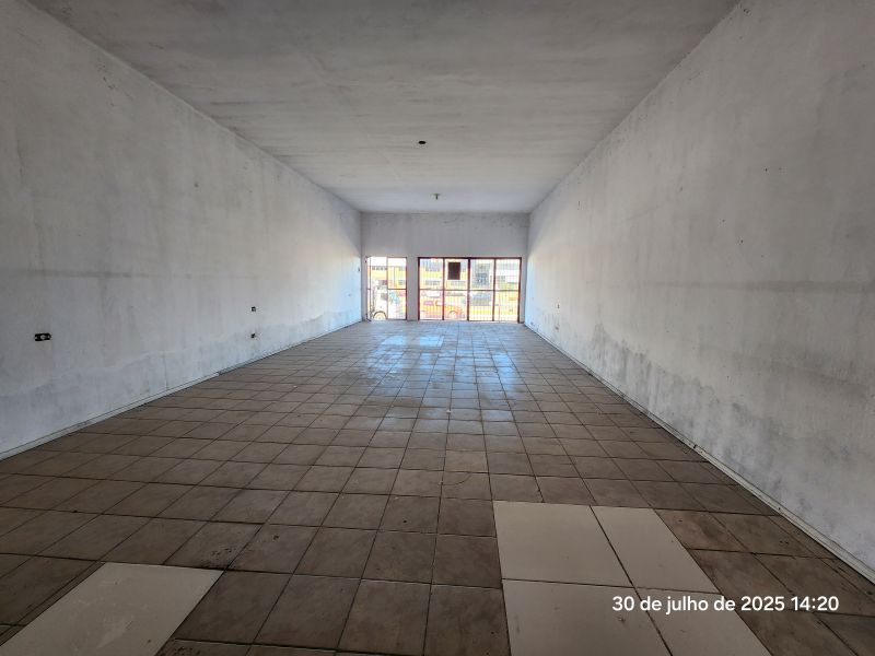 Sala com 1 banheiro e 77m² para alugar no bairro Morro do Leoncio, Taquara