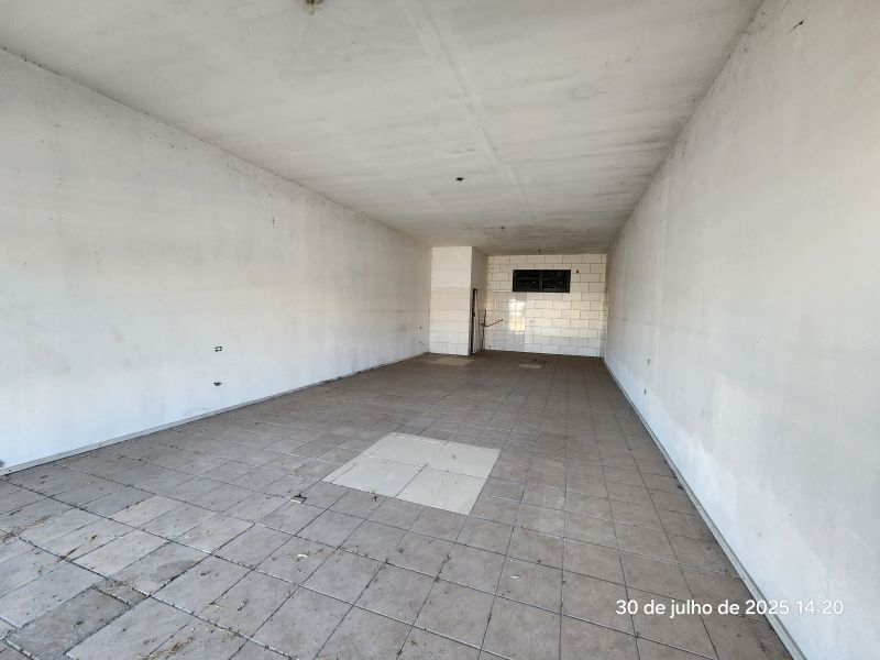 Sala com 1 banheiro e 77m² para alugar no bairro Morro do Leoncio, Taquara