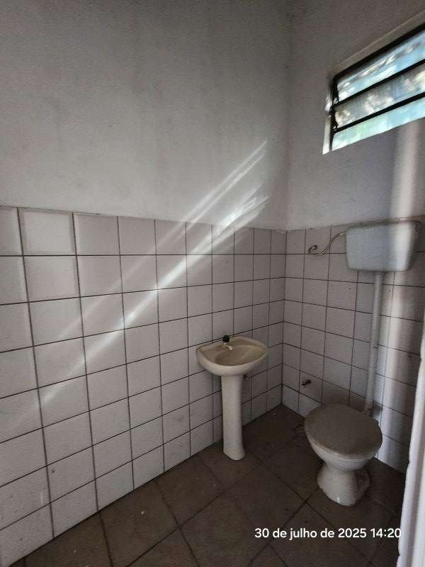 Sala com 1 banheiro e 77m² para alugar no bairro Morro do Leoncio, Taquara