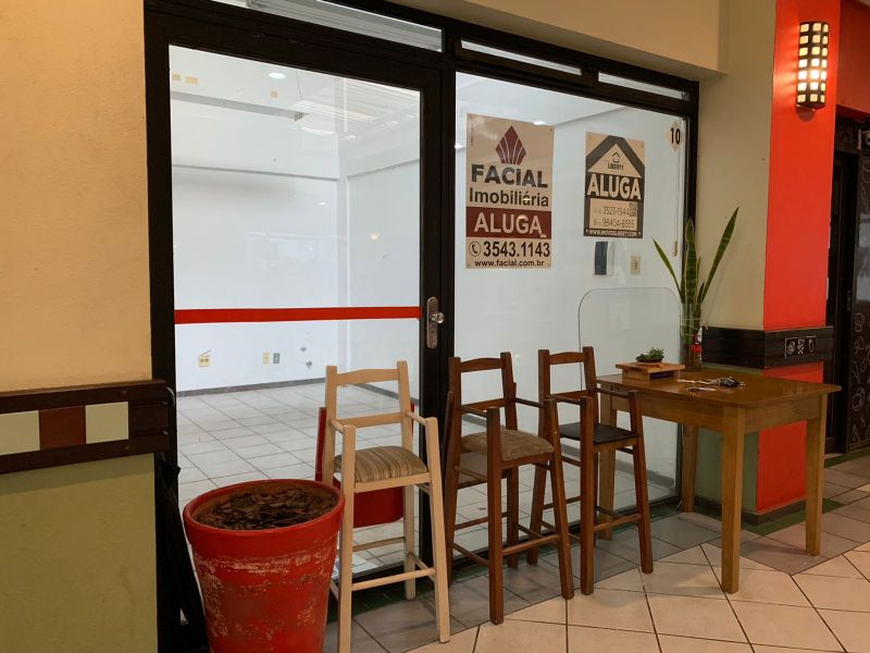Sala para alugar no bairro Centro, Parobe