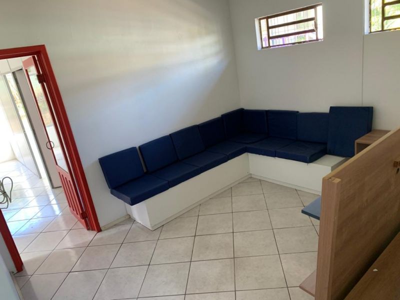 Casa com 1 banheiro para alugar no bairro Centro, Parobe