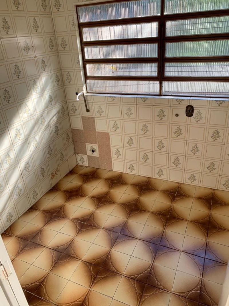 Casa com 1 banheiro para alugar no bairro Centro, Parobe