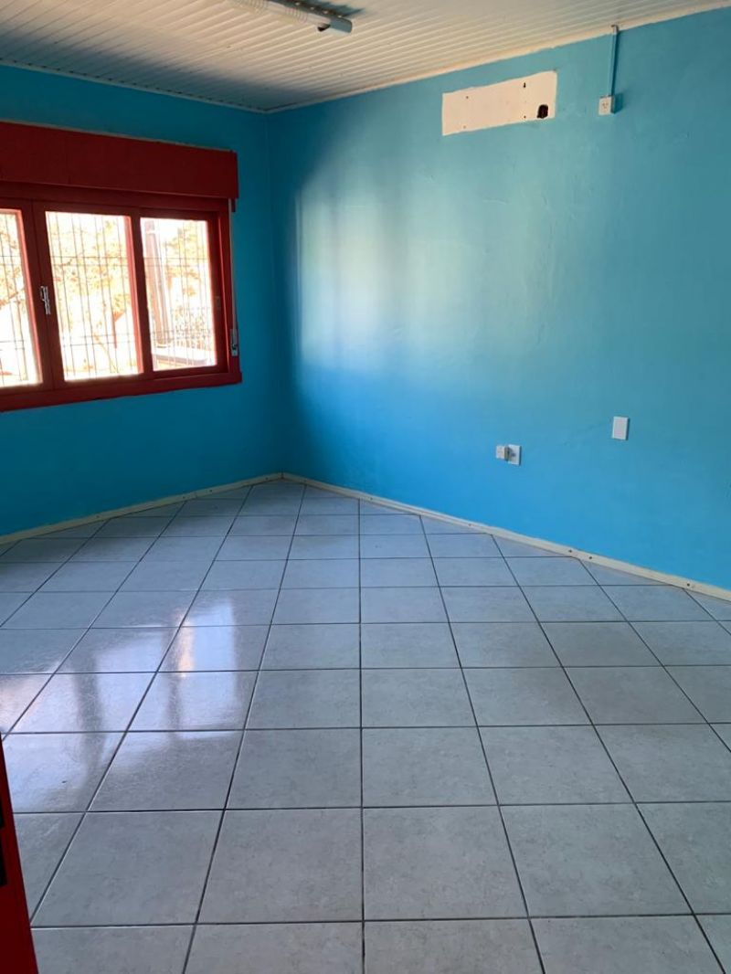 Casa com 1 banheiro para alugar no bairro Centro, Parobe
