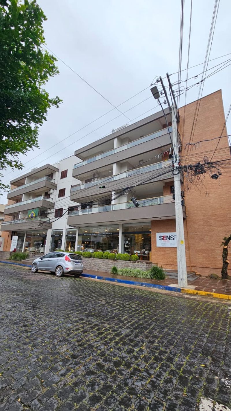 Apartamento com 4 quartos para alugar no bairro Centro, Taquara