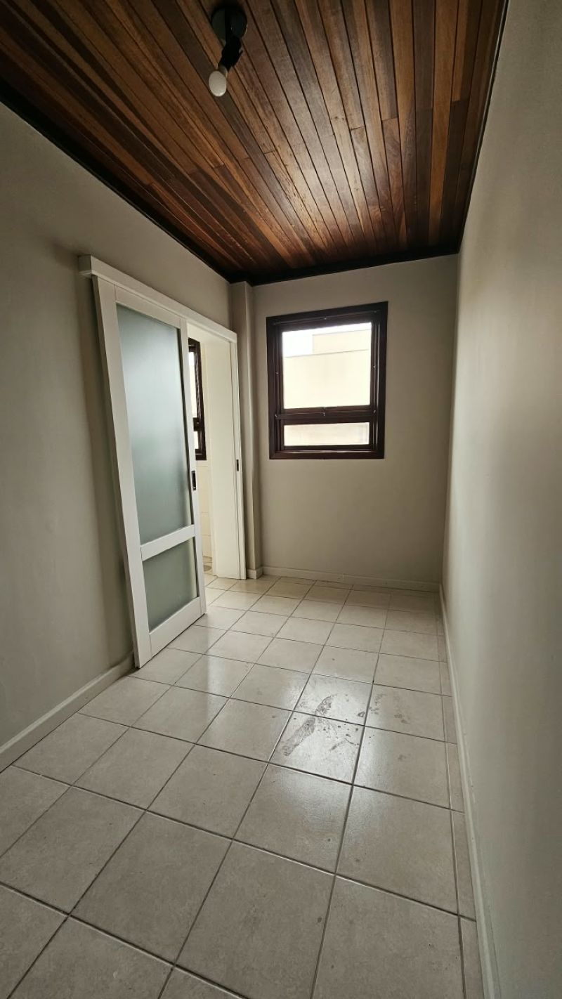 Apartamento com 4 quartos para alugar no bairro Centro, Taquara
