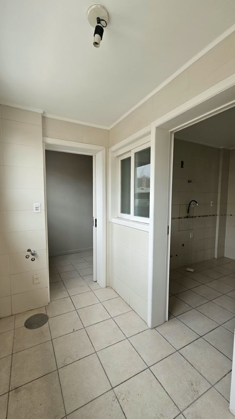 Apartamento com 4 quartos para alugar no bairro Centro, Taquara
