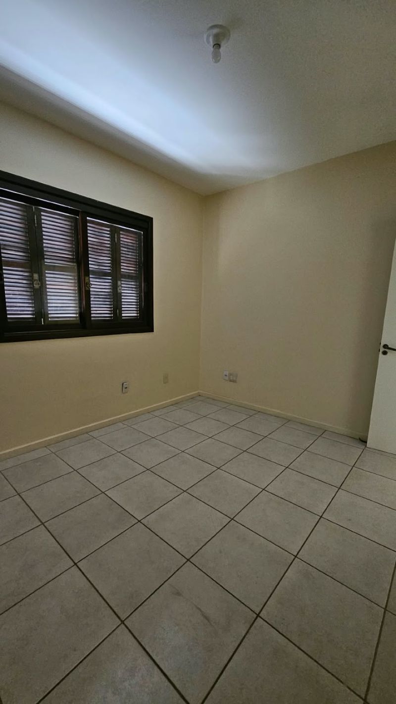 Apartamento com 4 quartos para alugar no bairro Centro, Taquara
