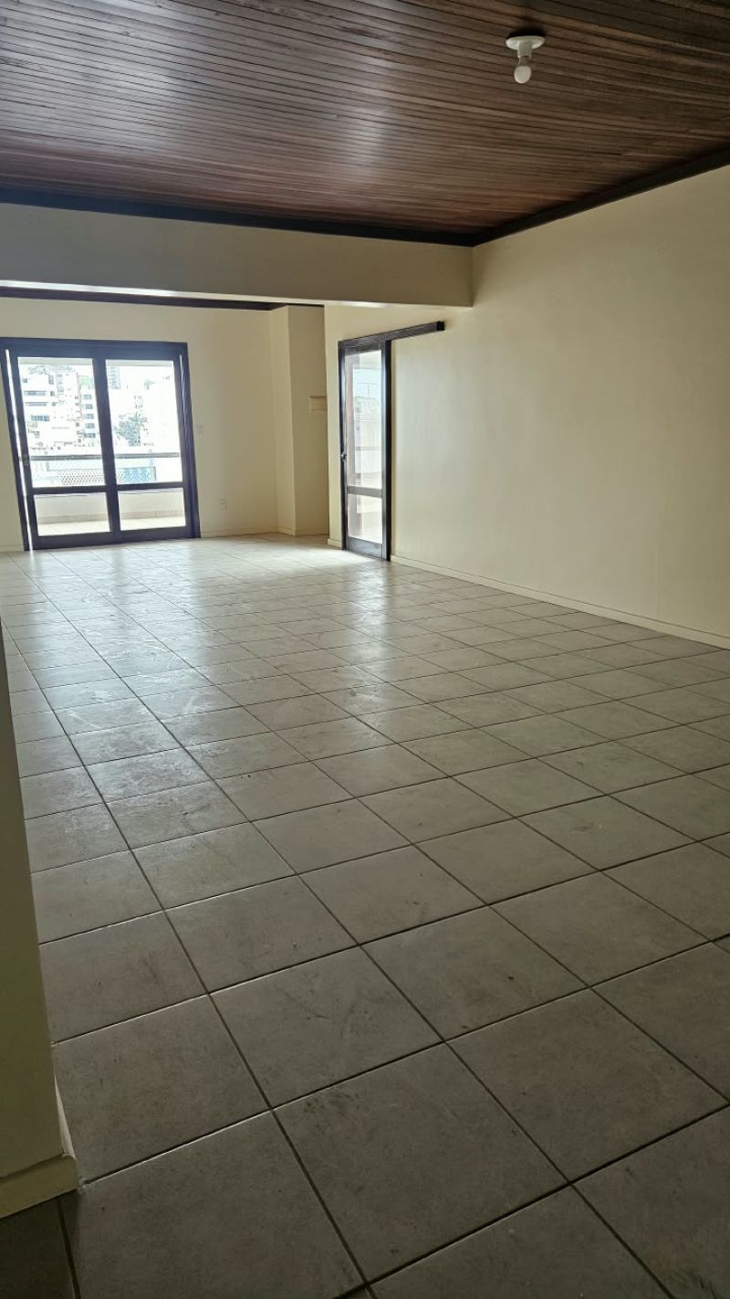 Apartamento com 4 quartos para alugar no bairro Centro, Taquara
