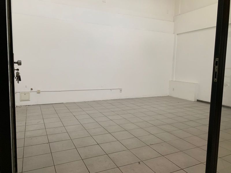 Sala para alugar no bairro Centro, Parobe