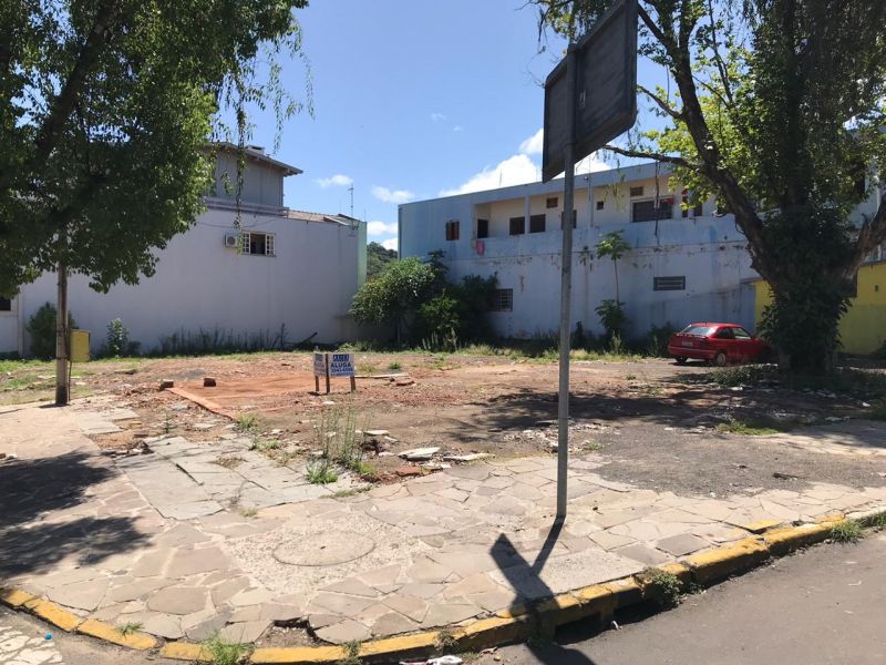 Terreno para alugar no bairro Centro, Parobe