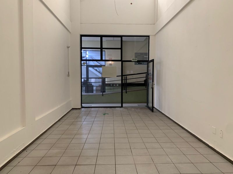 Sala para alugar no bairro Centro, Parobe