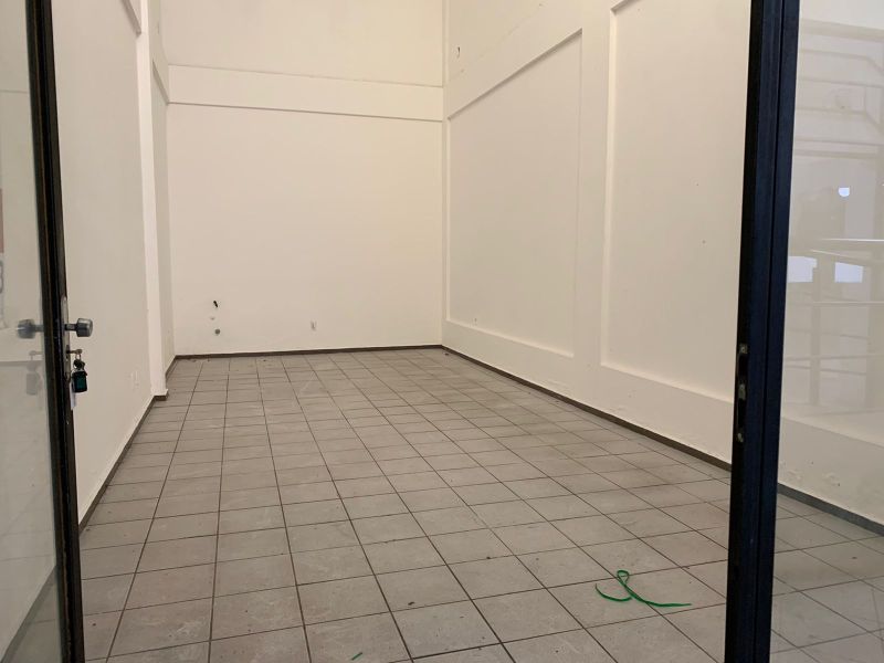 Sala para alugar no bairro Centro, Parobe