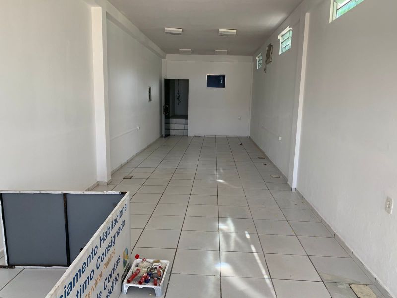 Sala para alugar no bairro Centro, Parobe