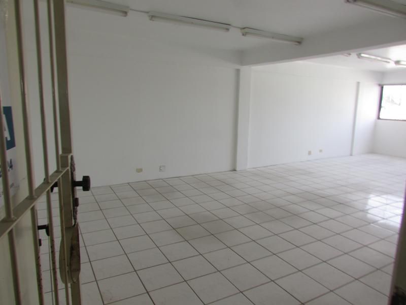 Sala com 1 banheiro para alugar no bairro Centro, Taquara
