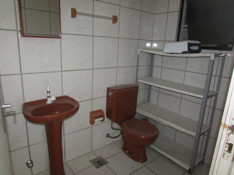 Sala com 1 banheiro para alugar no bairro Centro, Taquara